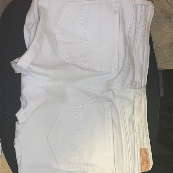 Shorts - Picture 2 of 3